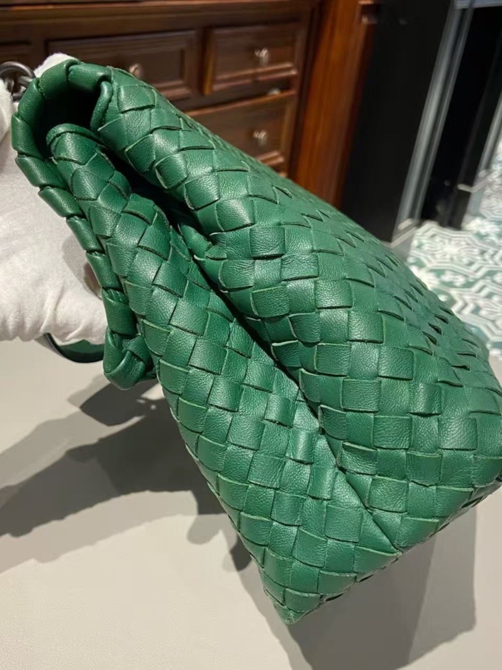 N16 Slightly Used Bottega Veneta Green Woven Leather Shoulder Chain Bag - Picture 3 of 14